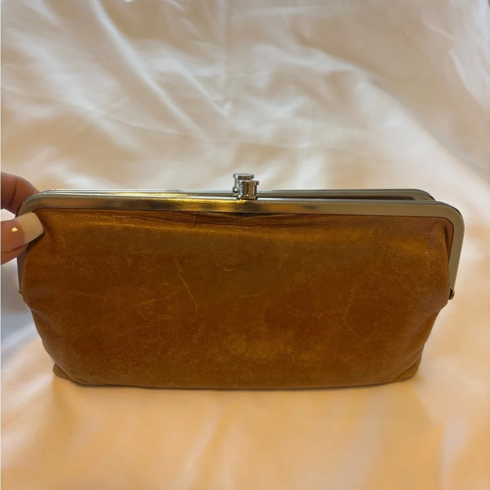 Hobo International Tan Lauren Leather Clutch‎ Wallet